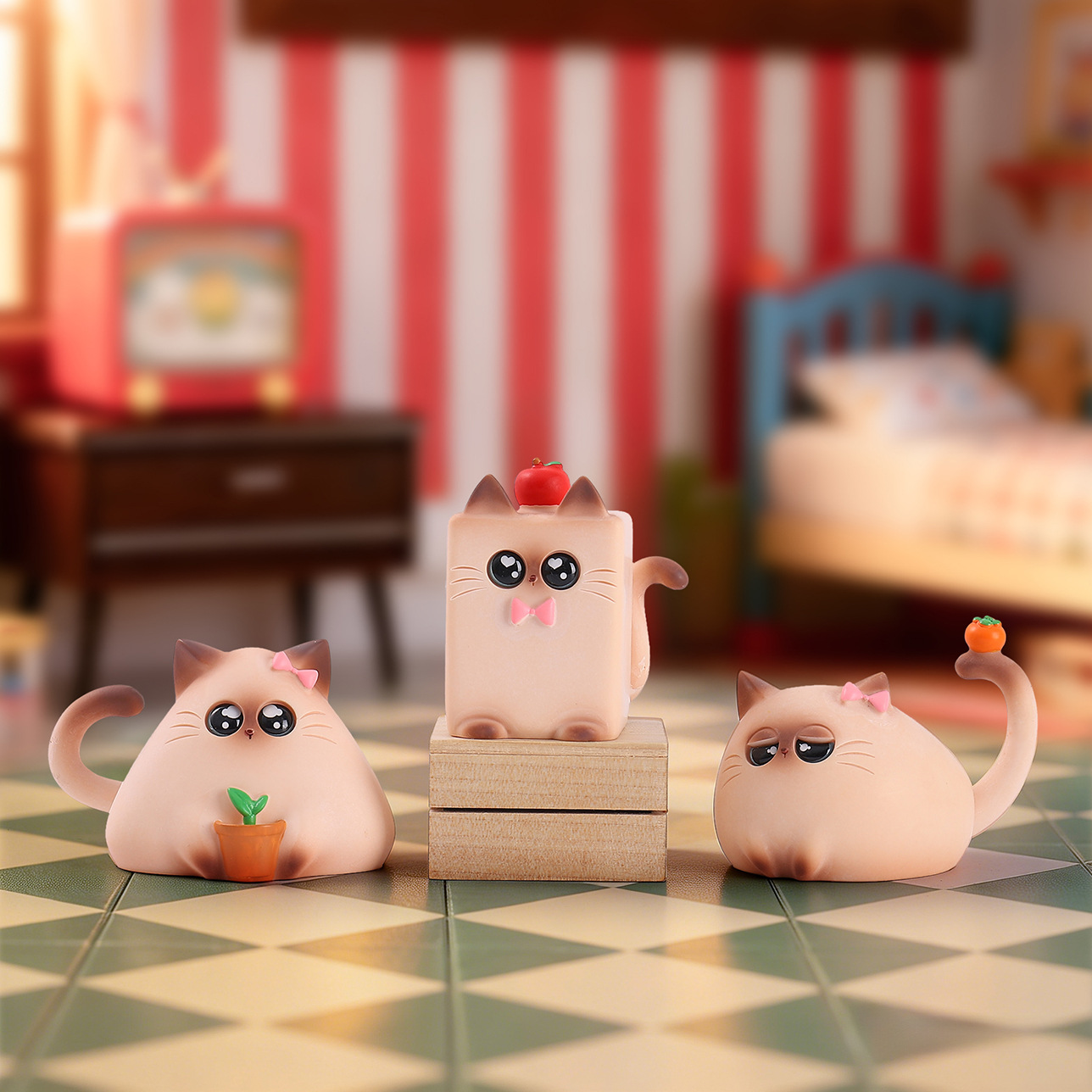 エネルギーバランスシャム猫ブラインドボックス漫画かわいい置物 - Home Security Box のレビューと価格